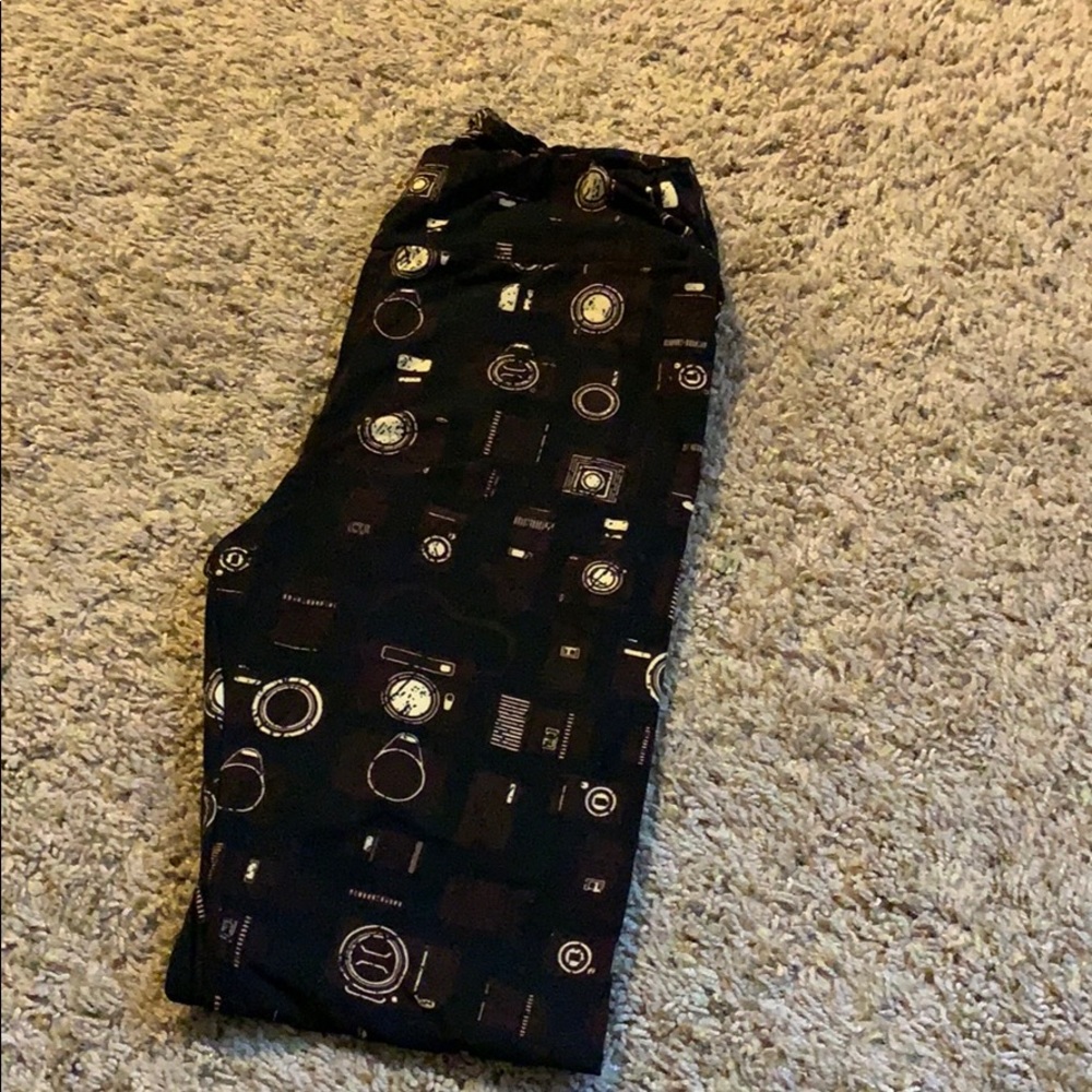 NWOT LuLaRoe buttery soft camera leggings OS
